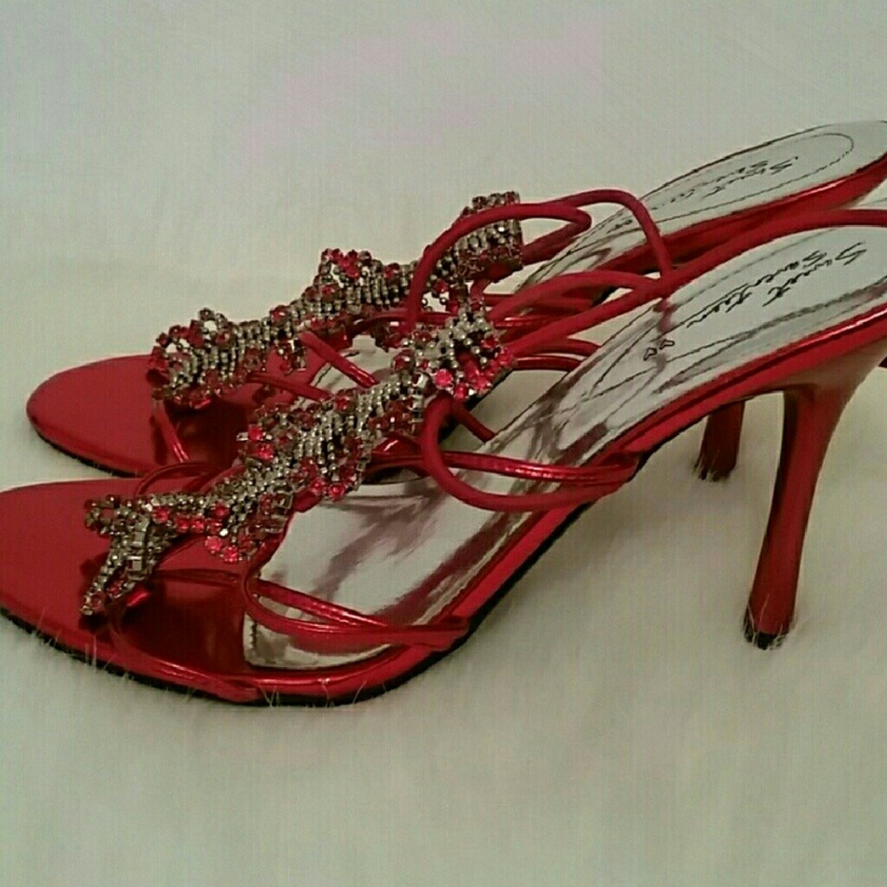 Red Heels - Picture 2 of 5